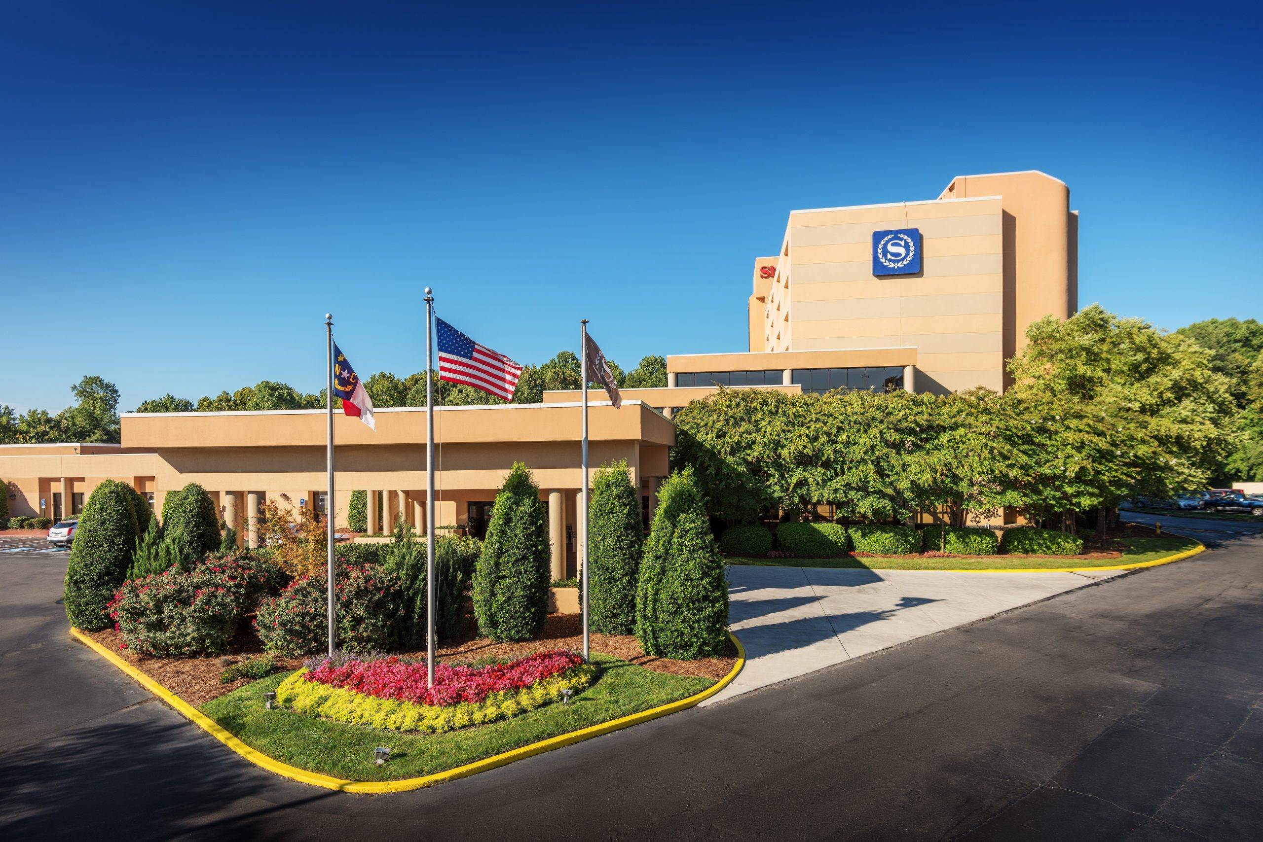 Sheraton Charlotte Airport Hotel Exterior